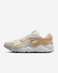 Image de NIKE AIR HUARACHE RUNNER  9US - 42 1/2 Beige