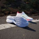 Image de ADIZERO BOSTON 12 W  41 1/3 Blanc/rose