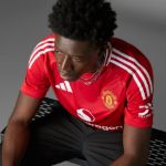 Image de MAILLOT DOMICILE MANCHESTER UNITED 24/25  S Rouge